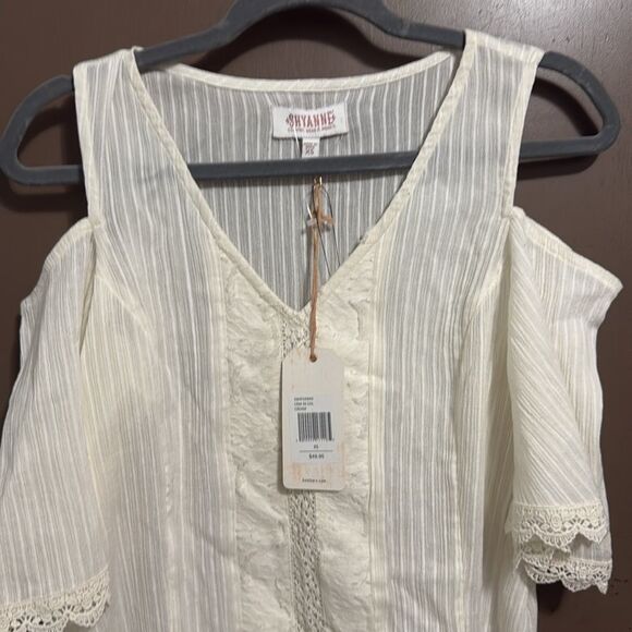 Shyanne Womens Delicate Cream Blouse with Lace Trim - Picture 3 of 5